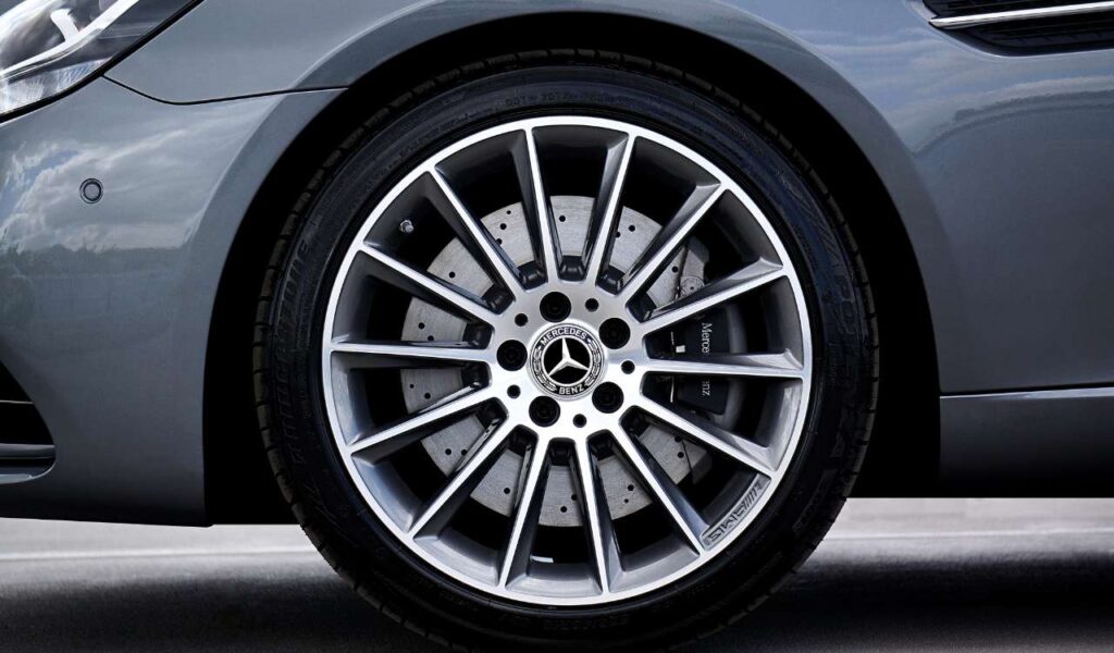 Cambiar Neumaticos Coche Trujillo